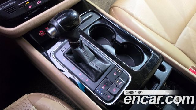 Kia Carnival 9-seater Prestige 2015 — фото 9