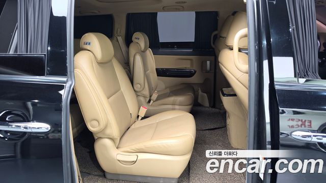 Kia Carnival 9-seater Prestige 2015 — фото 11