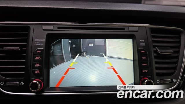 Kia Carnival 9-seater Prestige 2015 — фото 14