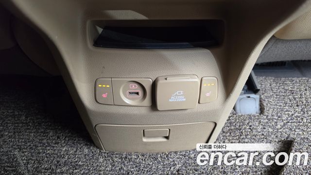 Kia Carnival 9-seater Prestige 2015 — фото 18