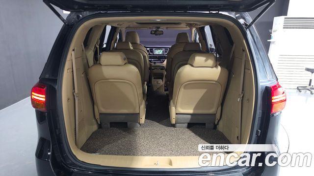 Kia Carnival 9-seater Prestige 2015 — фото 20