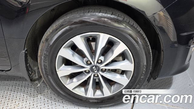 Kia Carnival 9-seater Prestige 2015 — фото 21