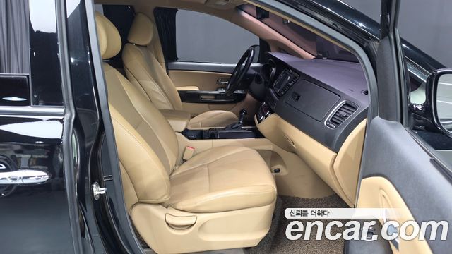 Kia Carnival 9-seater Prestige 2015 — фото 26