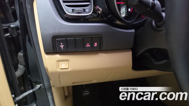 Kia Carnival 9-seater Prestige 2015 — фото 29