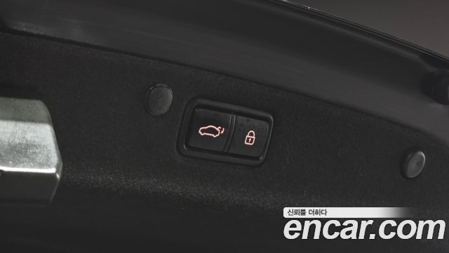 Hyundai Grandeur (IG) 3.0 Exclusive Special 2018 — фото 20