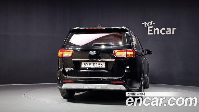 Kia Carnival 9-seater Prestige 2016 — фото 4