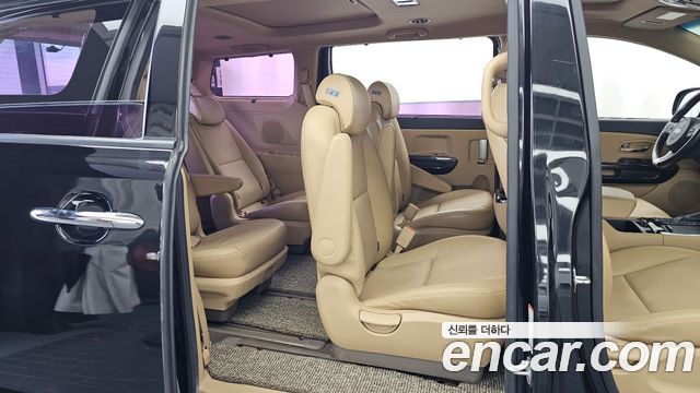 Kia Carnival 9-seater Prestige 2016 — фото 12