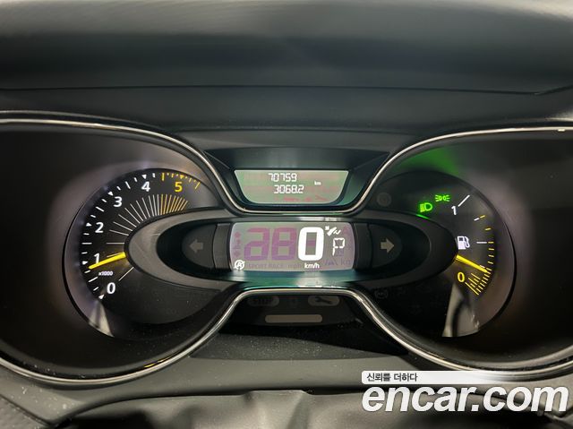 Renault Korea QM3 RE 2016 — фото 10