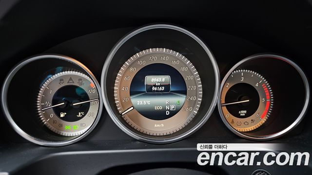 Mercedes-Benz E-Class (W212) E220 Bluetec Avantgarde Sport 2016 — фото 8