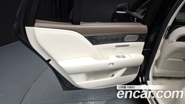 Genesis G90 (RS4) Gasoline 3.5 Turbo e-S/C AWD 2023 — фото 31