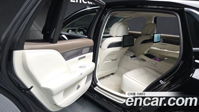 Genesis G90 (RS4) Gasoline 3.5 Turbo e-S/C AWD 2023 — фото 32