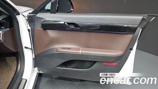 Hyundai Grandeur (GN7) 3.5 LPG 2WD Exclusive 2023 — фото 30