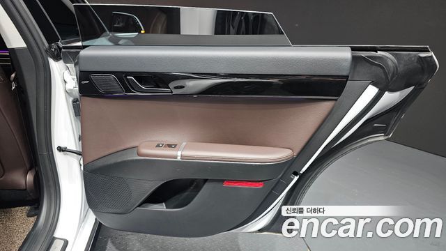 Hyundai Grandeur (GN7) 3.5 LPG 2WD Exclusive 2023 — фото 31