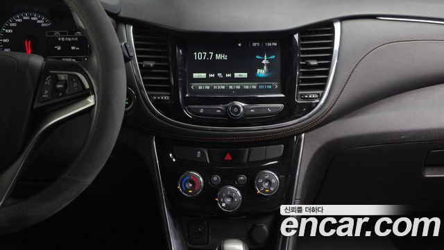 Chevrolet Trax 1.4 Premier 2018 — фото 14