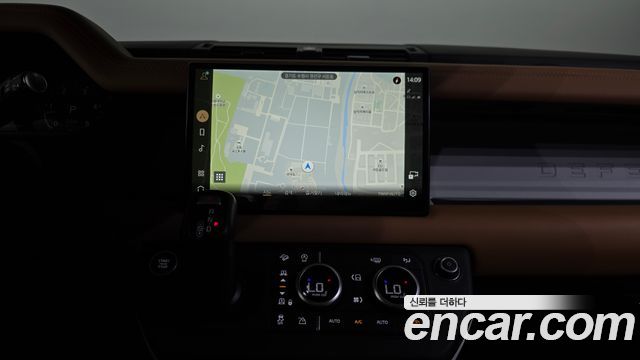 Land Rover Defender (L663) 110 D300 HSE 2023 — фото 14