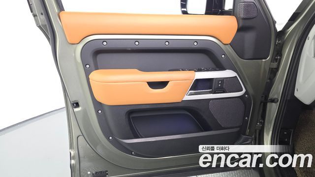 Land Rover Defender (L663) 110 D300 HSE 2023 — фото 24