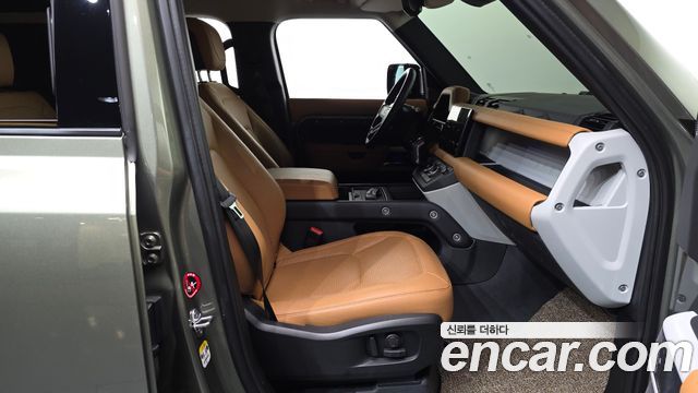 Land Rover Defender (L663) 110 D300 HSE 2023 — фото 26