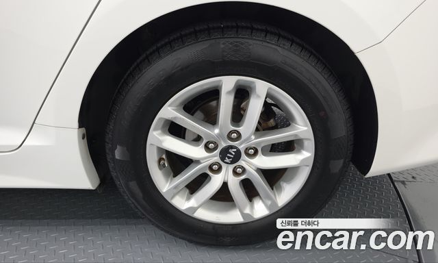 Kia K5 LPI Luxury 2015 — фото 21
