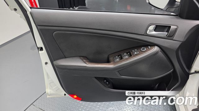 Kia K5 LPI Luxury 2015 — фото 24