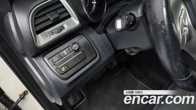 KG Mobility (SsangYong) Tivoli LX 2WD DLX 2016 — фото 16
