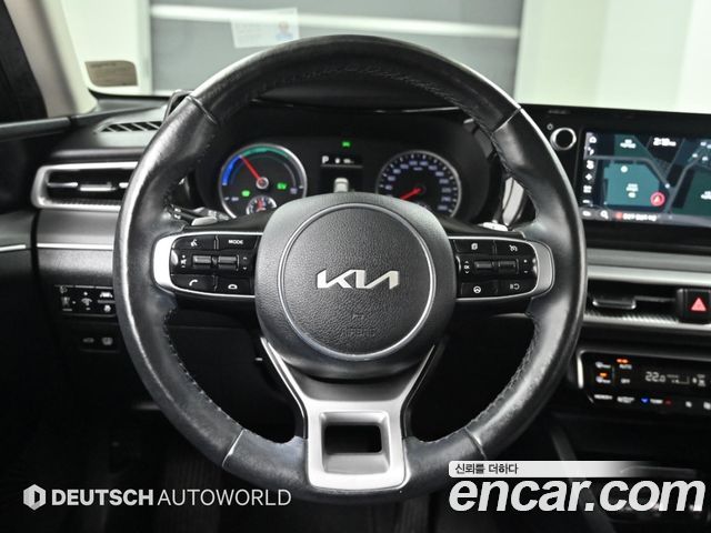 Kia K5 Hybrid (III) Prestige 2022 — фото 17