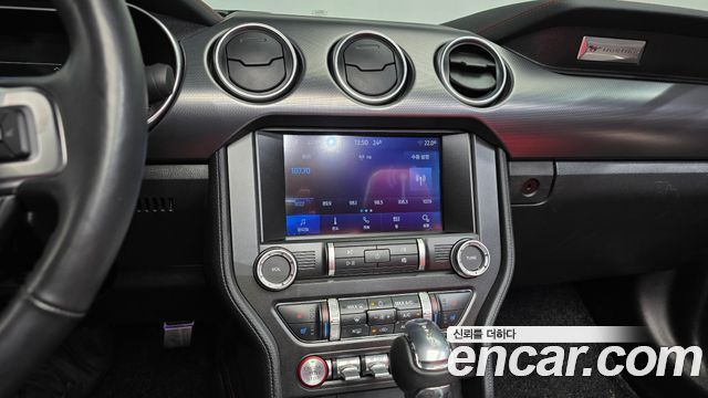 Ford Mustang Convertible 2021 — фото 12