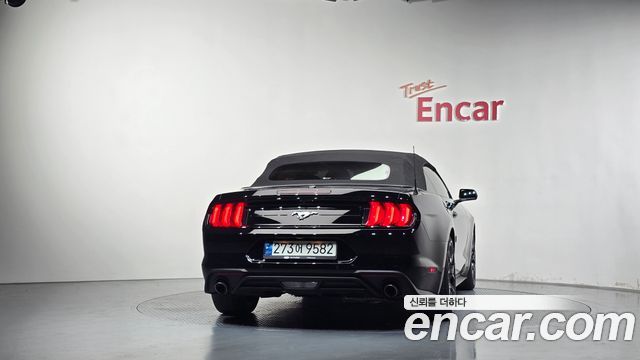 Ford Mustang Convertible 2021 — фото 34