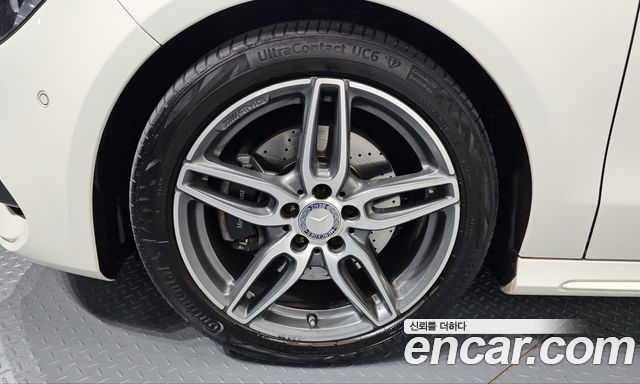 Mercedes-Benz CLA-Class (C117) CLA220 AMG Line 2018 — фото 5
