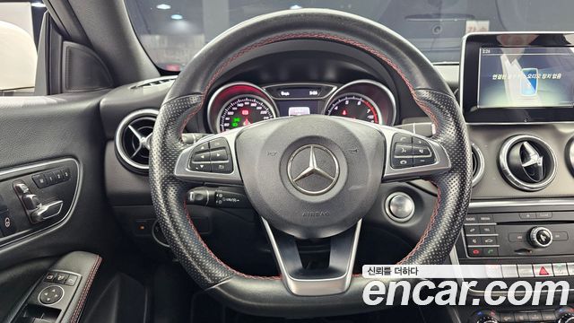 Mercedes-Benz CLA-Class (C117) CLA220 AMG Line 2018 — фото 13