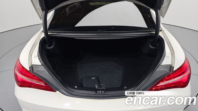 Mercedes-Benz CLA-Class (C117) CLA220 AMG Line 2018 — фото 17