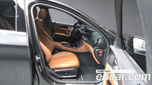 Mercedes-Benz E-Class (W213) E220d 4MATIC AMG Line 2021 — фото 11