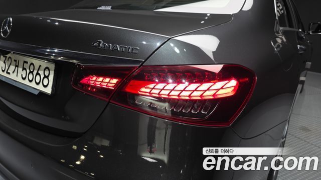 Mercedes-Benz E-Class (W213) E220d 4MATIC AMG Line 2021 — фото 23