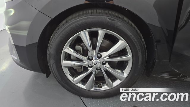 Kia Carnival Gasoline 9-seater Limousine(Special vehicle) 2019 — фото 5