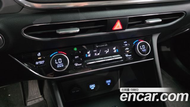 Hyundai Sonata Hybrid (DN8) Premium Family 2021 — фото 17