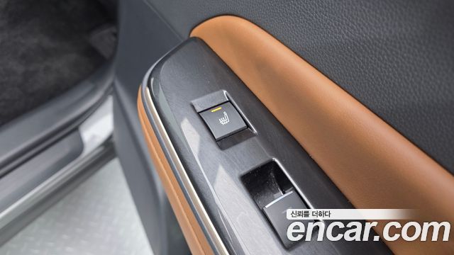 Toyota Crown Crossover 2.5 4WD Hybrid 2025 — фото 18