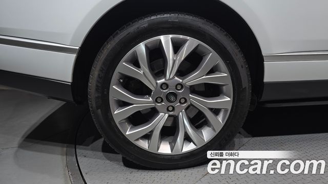 Land Rover Range Rover (IV) 4.4 SDV8 AB DIESEL 2018 — фото 5