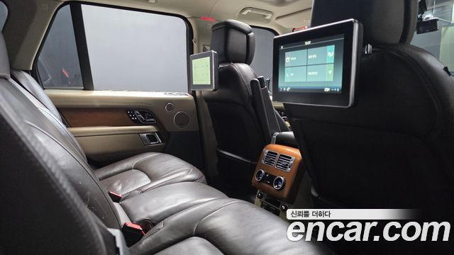 Land Rover Range Rover (IV) 4.4 SDV8 AB DIESEL 2018 — фото 11