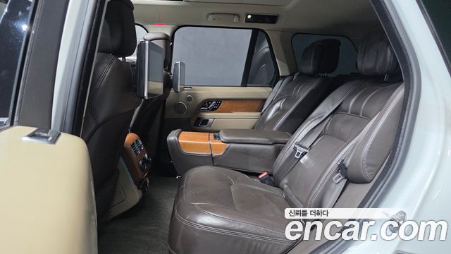 Land Rover Range Rover (IV) 4.4 SDV8 AB DIESEL 2018 — фото 12