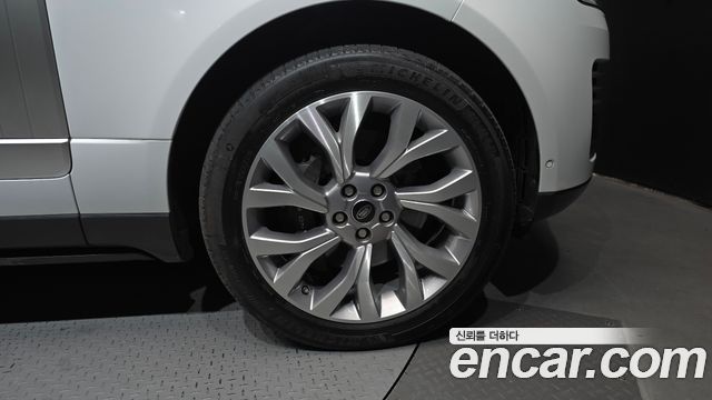 Land Rover Range Rover (IV) 4.4 SDV8 AB DIESEL 2018 — фото 21