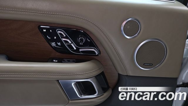 Land Rover Range Rover (IV) 4.4 SDV8 AB DIESEL 2018 — фото 29