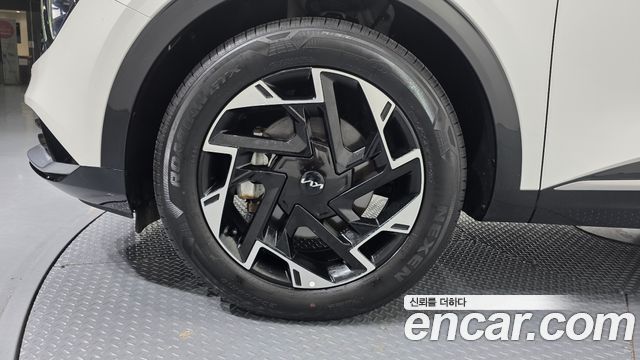 Kia Sportage (V) Gasoline 1.6 Turbo 2WD Signature 2023 — фото 5