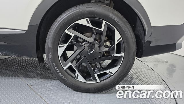 Kia Sportage (V) Gasoline 1.6 Turbo 2WD Signature 2023 — фото 21