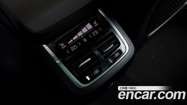 Volvo V90 Cross Country B5 Plus AWD 2025 — фото 21