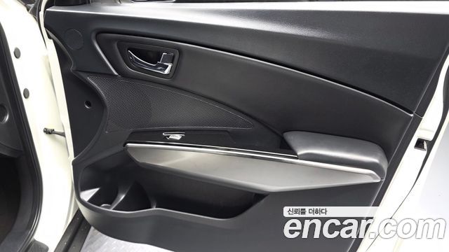 KG Mobility (SsangYong) Tivoli VX 2WD 2015 — фото 24