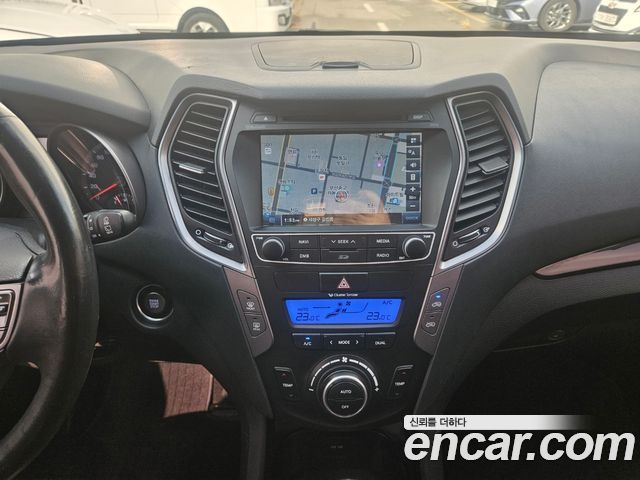 Hyundai Santa Fe (DM) Diesel(e-VGT) 2.2 4WD Premium 2013 — фото 17
