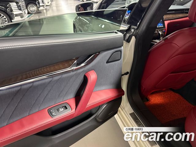 Maserati Quattroporte 3.0 Diesel Granlusso 2018 — фото 21