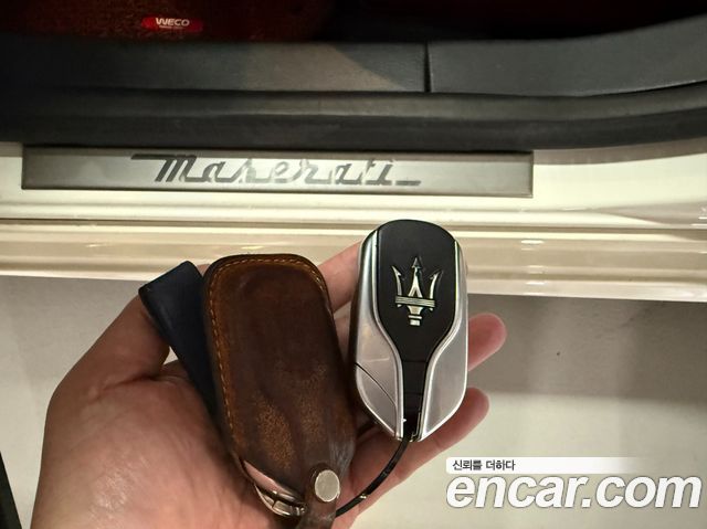 Maserati Quattroporte 3.0 Diesel Granlusso 2018 — фото 22