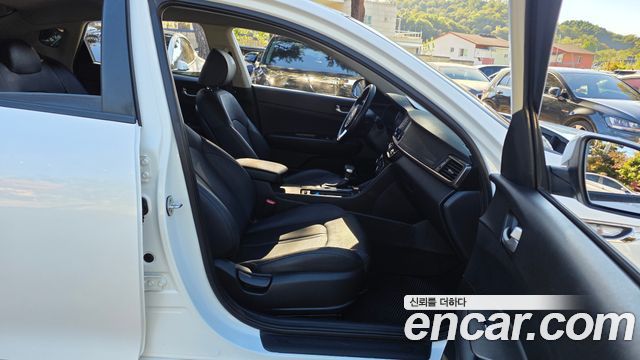 Kia K5 (II) LPI MX Prestige 2017 — фото 11