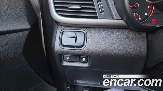 Kia K5 (II) LPI MX Prestige 2017 — фото 19