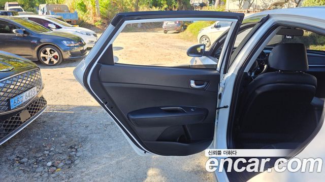 Kia K5 (II) LPI MX Prestige 2017 — фото 25